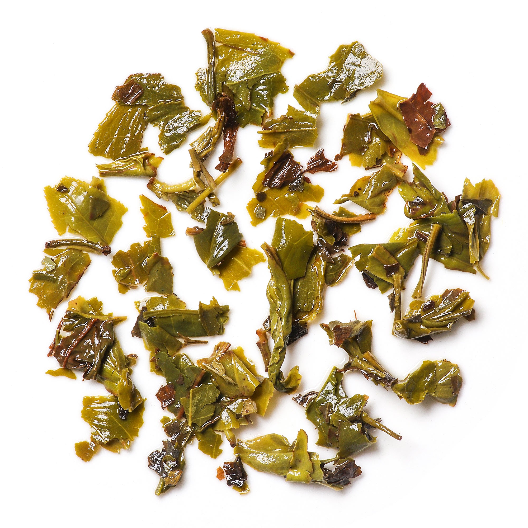 Aromatic Mint Kiss tea with sweet mint and gentle woody undertones